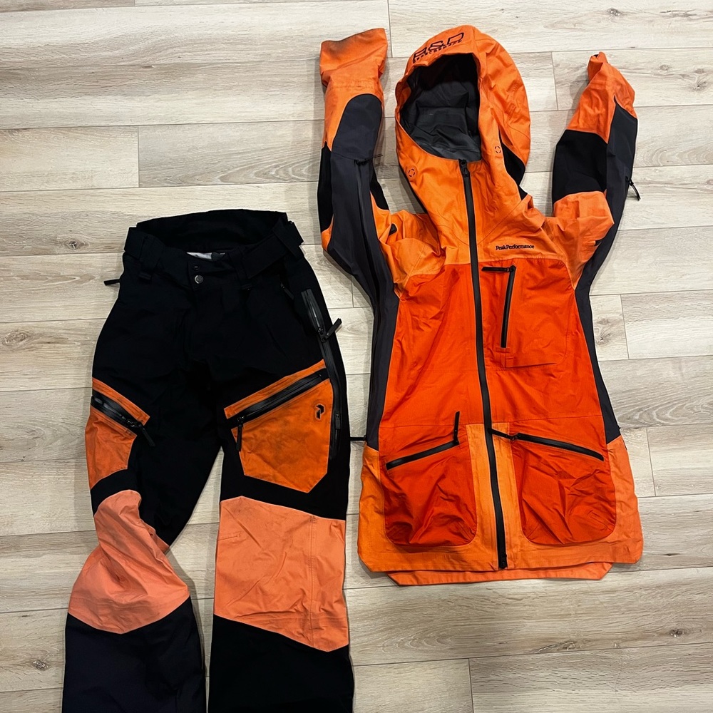 Gravity Gore-Tex Peak performance ski shell